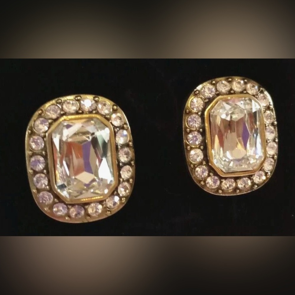 HEIDI DAUS "Tailored To Please" (Clear) Omega-Pierced Earrings 3010